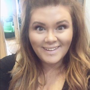 Meet your Posher, Abbie